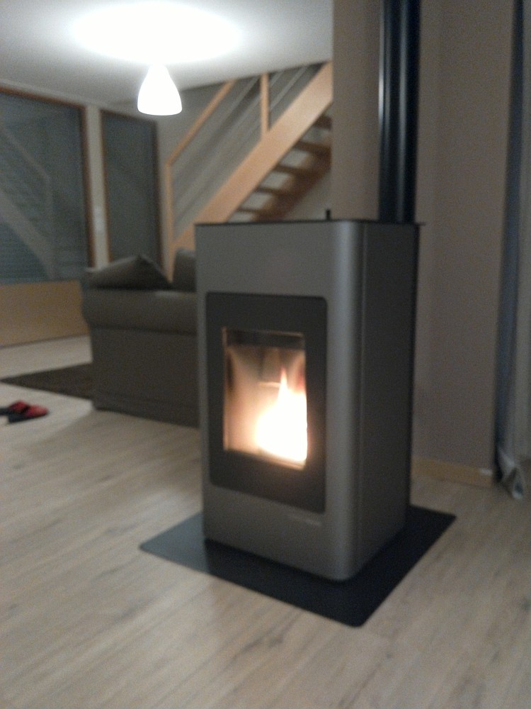 poele a granule flamme