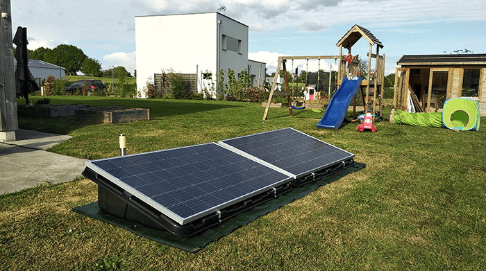 installation deux panneaux solaires au sol